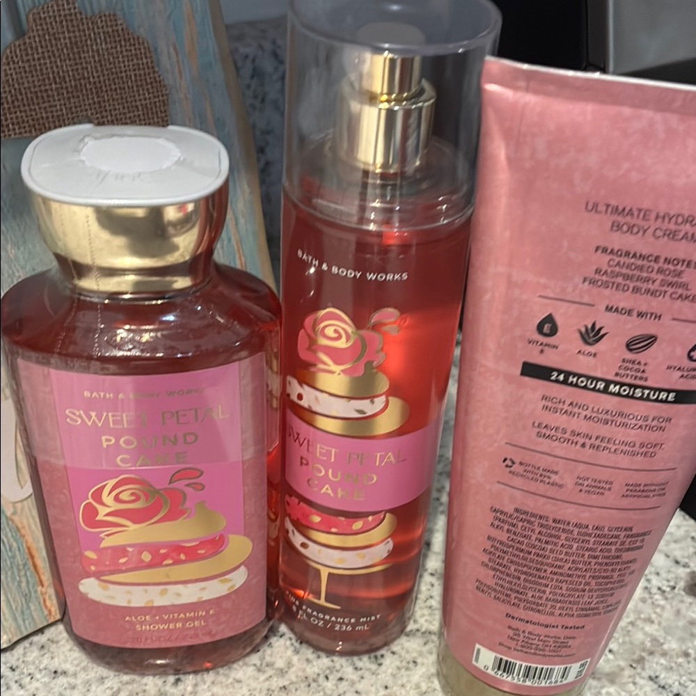 Bath & Body Works Pink Body Wash Collection - Picture 4 of 4